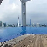 Col 25B Klcc Infinity Pool View Studio
