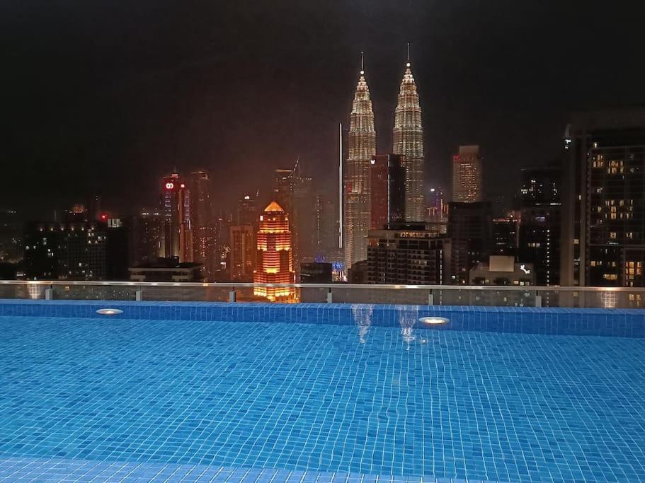 Pangsapuri Col 25b Klcc Infinity Pool View