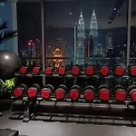Col 25B Klcc Infinity Pool View Studio